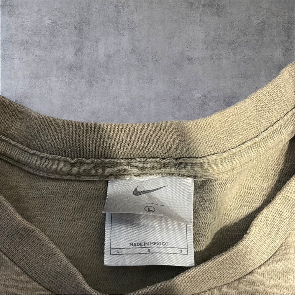 Brown Y2K Nike Embroidered Tshirt - Picture 4 of 4